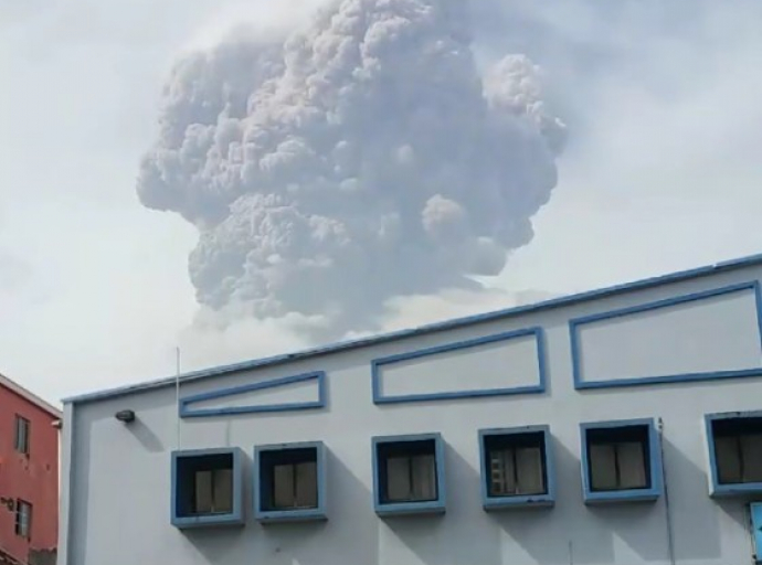 The plume of volcanic ash, as seen from Kingstown.