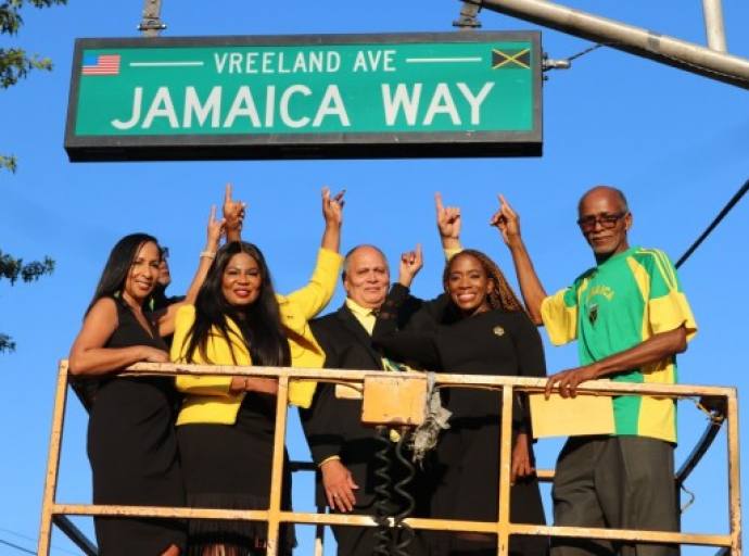 Jamaica’s Consul General to New York Mrs. Alsion Roach-Wilson second left and President of the Paterson Chapter of the Jamaica Organization of New Jersey Owen Eccles center commemorate the renaming of a portion of Vreeland Avenue as Jamaica Way on Saturday September 4 .2021 Joining in from left to right are President of Jamaica Organization of New Jersey State Board Jazz Calyton Hunt Jamaica Diaspora North East USA Representative Dr Karren Dunkley and Vice President of the Paterson Chapter of the Jamaica Organization of New Jersey Errol Kerr.( Photo taken by Derrick Scott)