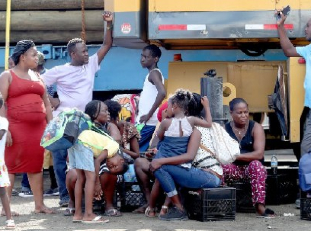Haitians illegally entering the United States through Texas (File Photo)