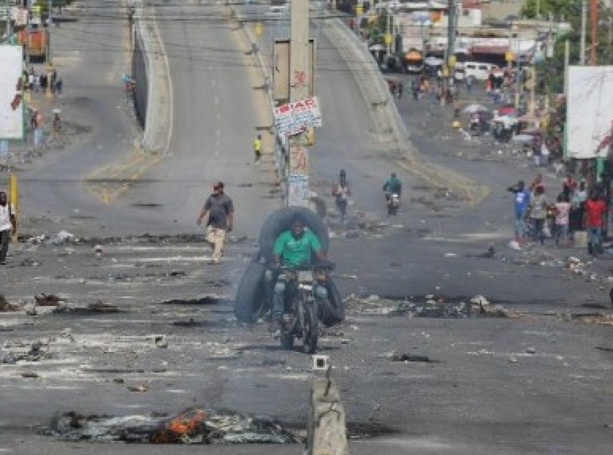 Bahamian Prime Minister Orders Immediate Evacuation of Diplomats from Haiti