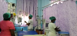 ICU nurses have been working around the clock to care for COVID patients. PAHO/WHO