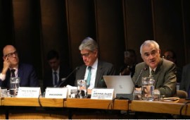 ECLAC executive secretary, José Manuel Salazar-Xirinachs, addressing the closing ceremong of the forum