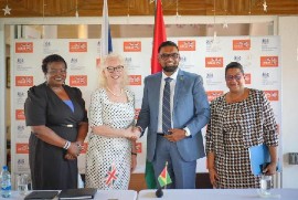 From left – Deputy British High Commissioner to Guyana, Judy Kpogho, British High Commissioner, Jane Miller, His Excellency Dr Irfaan Ali and Permanent Secretary of Foreign Affairs Ministry, Elisabeth Harper (Photo courtesy of Guyana DPI)
